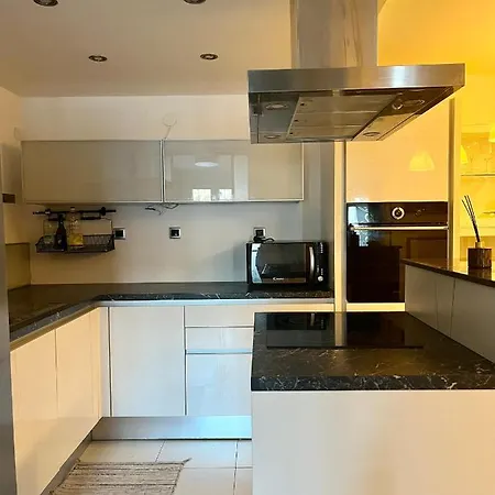 Ferienhaus Summer House With Terrace And Free Private Parking *