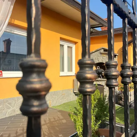 Summer House With Terrace And Free Private Parking * Κόπερ