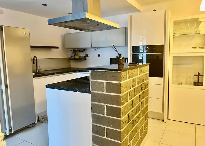 Summer House With Terrace And Free Private Parking 펜션 코페르