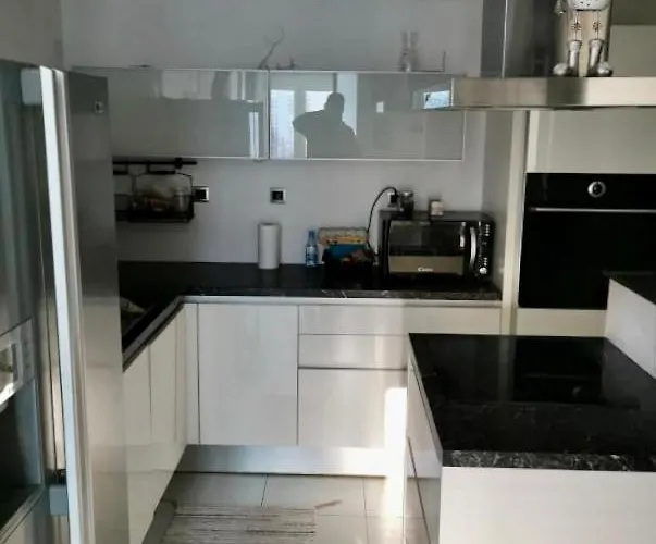 Summer House With Terrace And Free Private Parking *