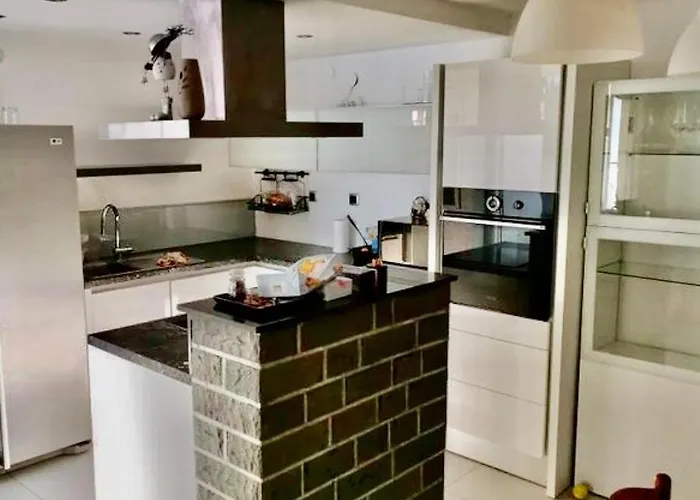 Summer House With Terrace And Free Private Parking 펜션 *