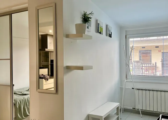 Summer House With Terrace And Free Private Parking 펜션 *