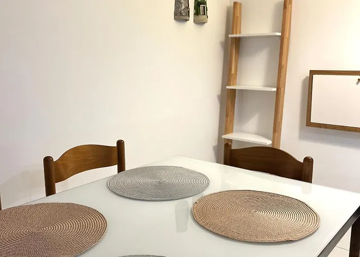 펜션 Summer House With Terrace And Free Private Parking